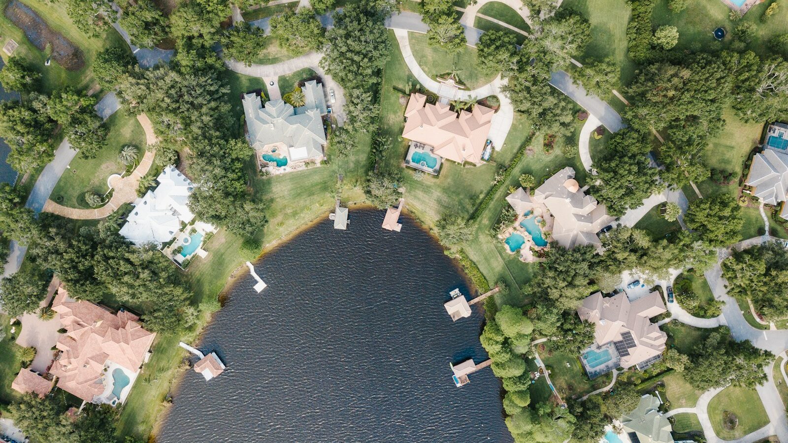 Lakewood Ranch vs. Sarasota: Which One Is Right for You?