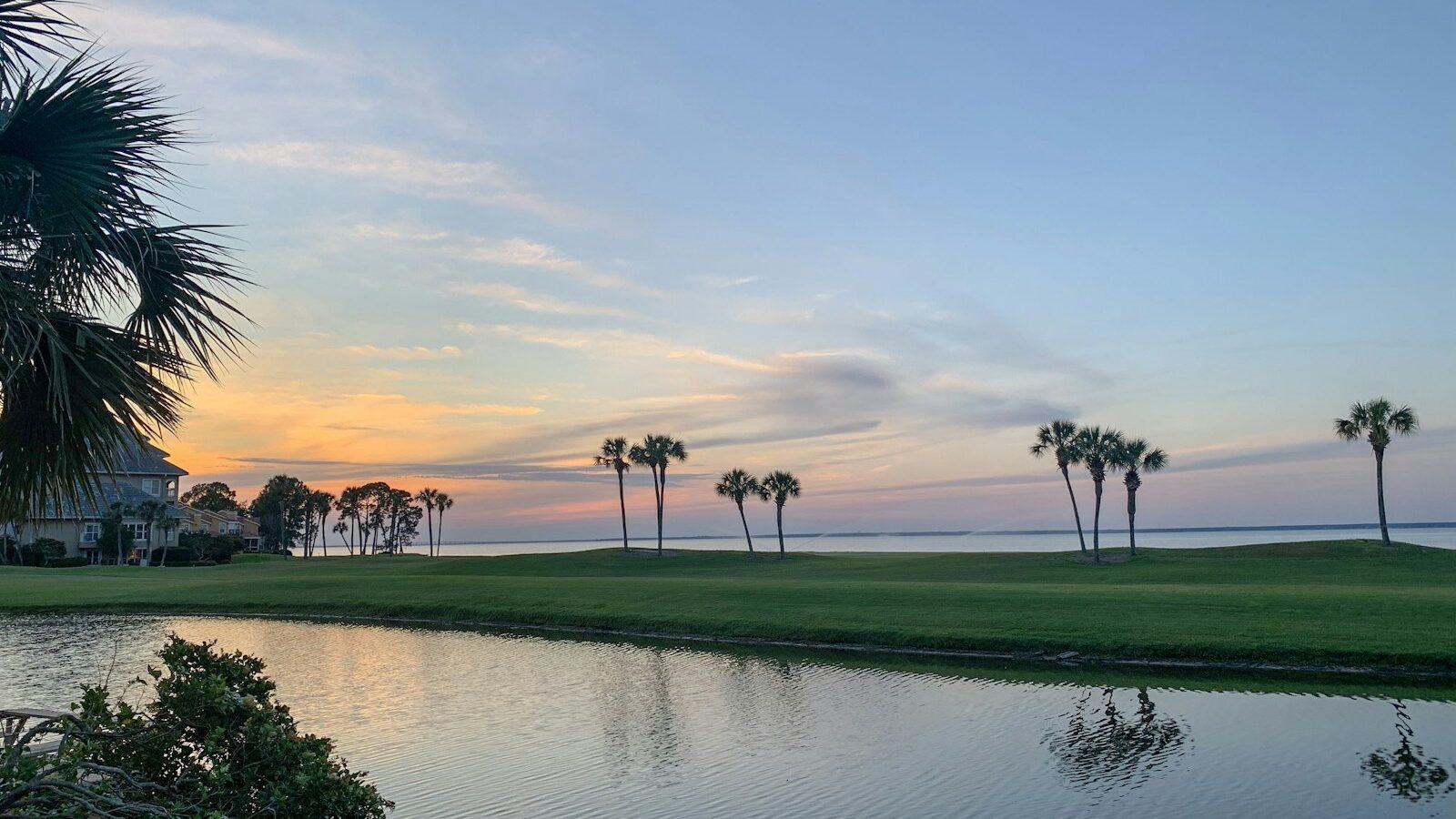 Sarasota vs. The Villages: Which Florida Retirement Fits You?